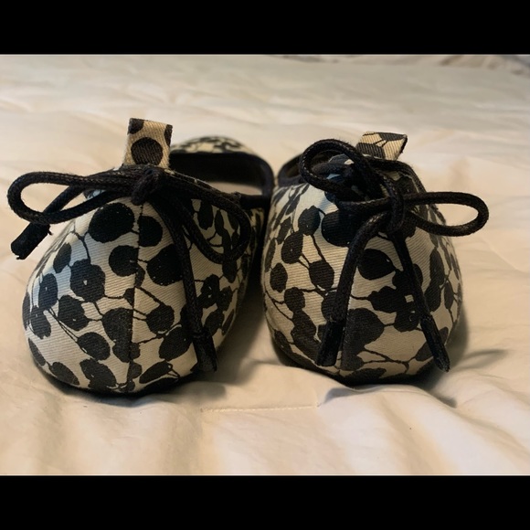 Cute GAP Flats - Picture 3 of 3